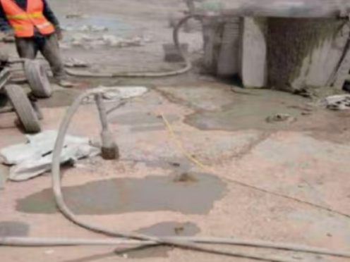 云浮水泥混凝土路面板底注浆技术 路面脱空注浆整治方案